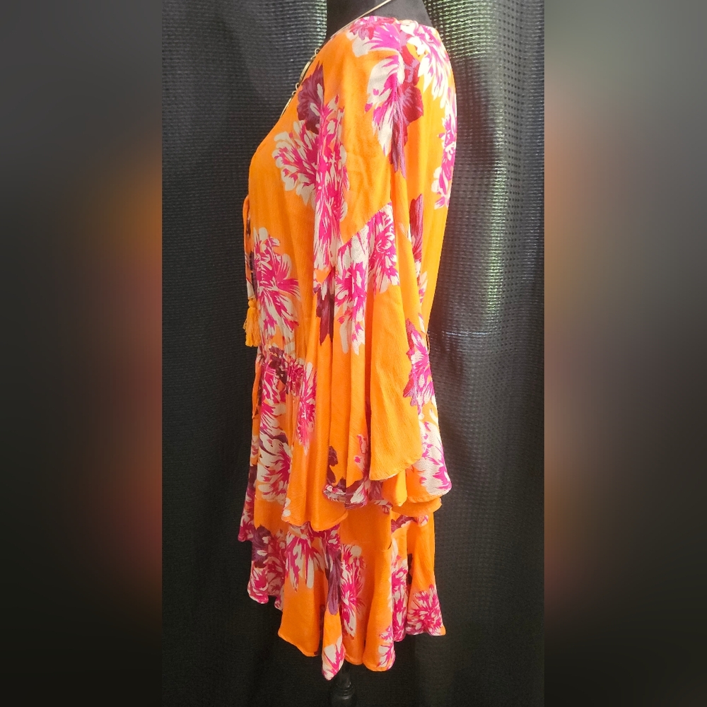 Hello Molly Romper Floral EUC Size M. AU-10 US-6 - Picture 2 of 10